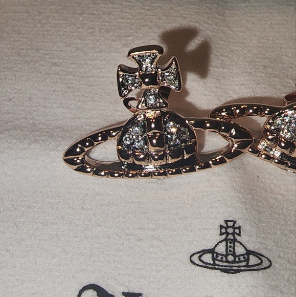 Vivienne Westwood Mayfair Bas Relief Earrings - Picture 2 of 5